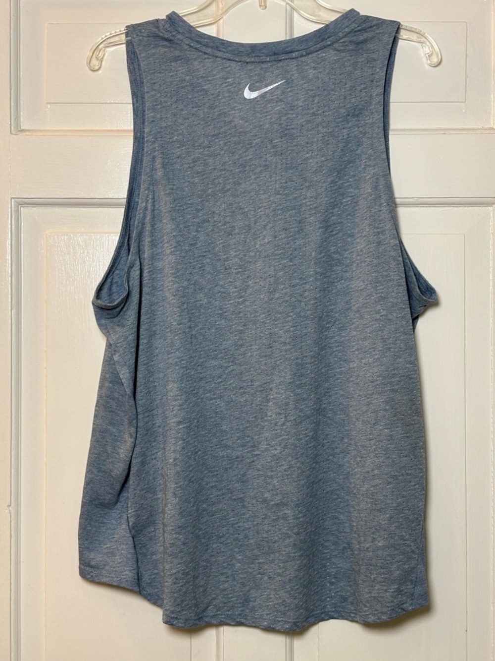 Nike Dri Fit Running Women’s XL Feather Blue Sleeveless Training Tank - Picture 2 of 5